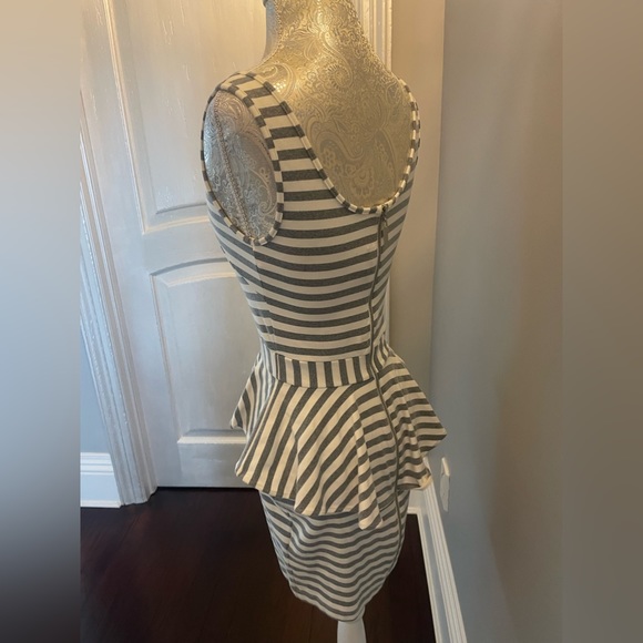 BEBE GREY/WHITE STRIPE  Peplum Style Dress w/Back Zip Closures,  XS - Picture 6 of 15